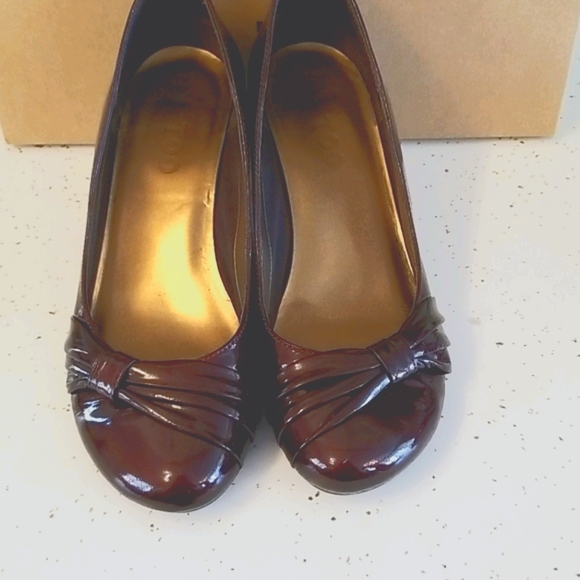 Burgundy Patent Wedge - Picture 3 of 14